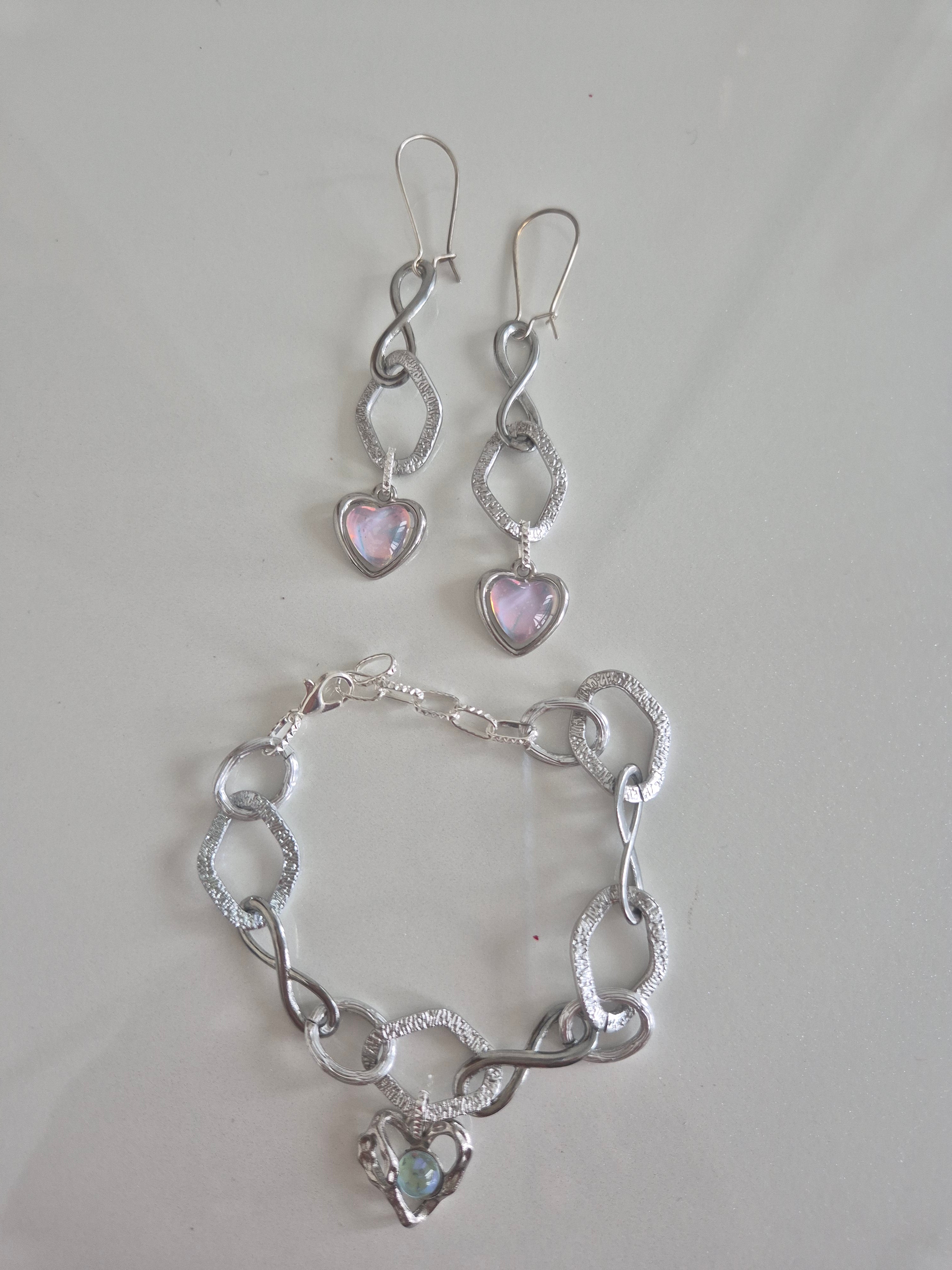 Heart infinity bracelet set